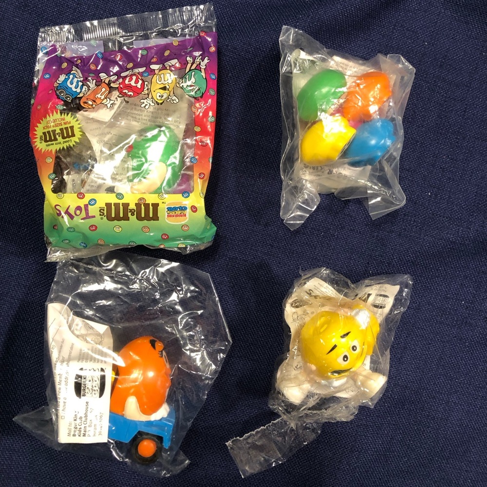 Vintage Burger King meal M & M Toys (4)